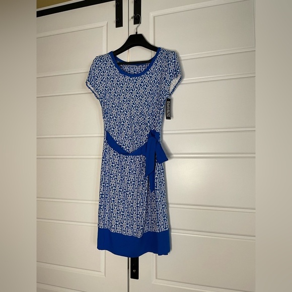⭐ NY&C Blue & White Chain Print Mini Dress - Picture 1 of 6